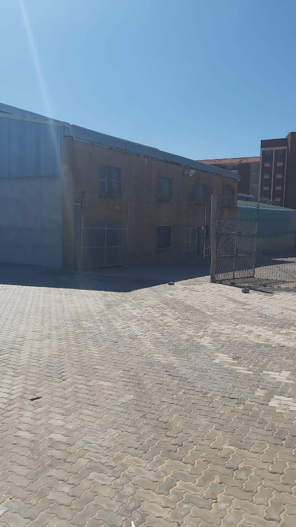 To Let Commercial Property for Rent in Sidwell Eastern Cape